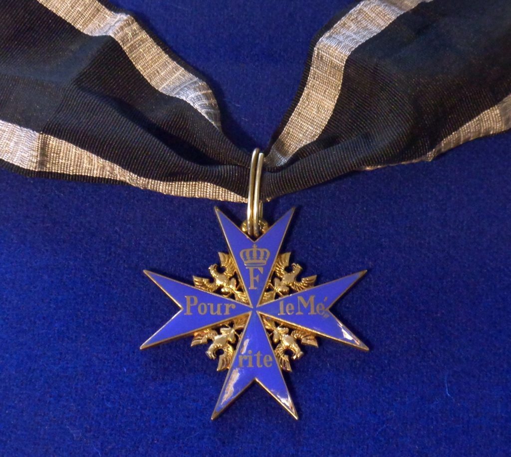 Pour_le_Merite_badge2_(Prussia_1914-1918)_-_Tallinn_Museum_of_Orders